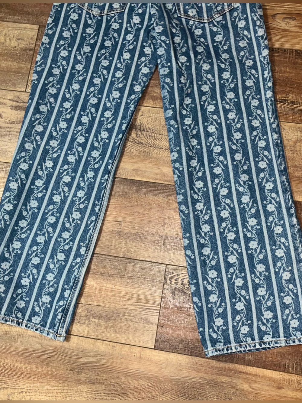 Like New We the Free Tennessee Low Rise Boyfriend Jeans - Picture 6 of 12